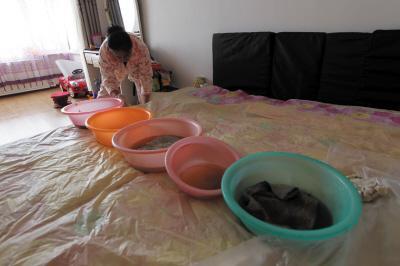 汉中楼上漏水，住户失联，小区没物管，业主维权难！律师来支招……